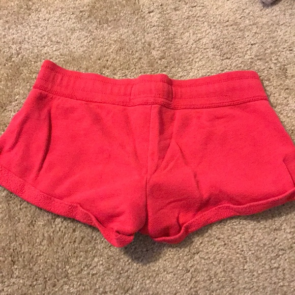 Shorts - Picture 3 of 4